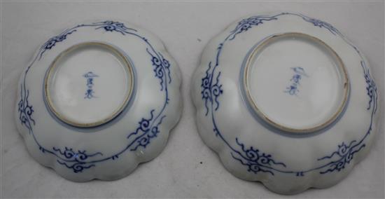 Four Japanese Imari scalloped dishes by Fukagawa, early 20th century, 14cm - 28.5cm.